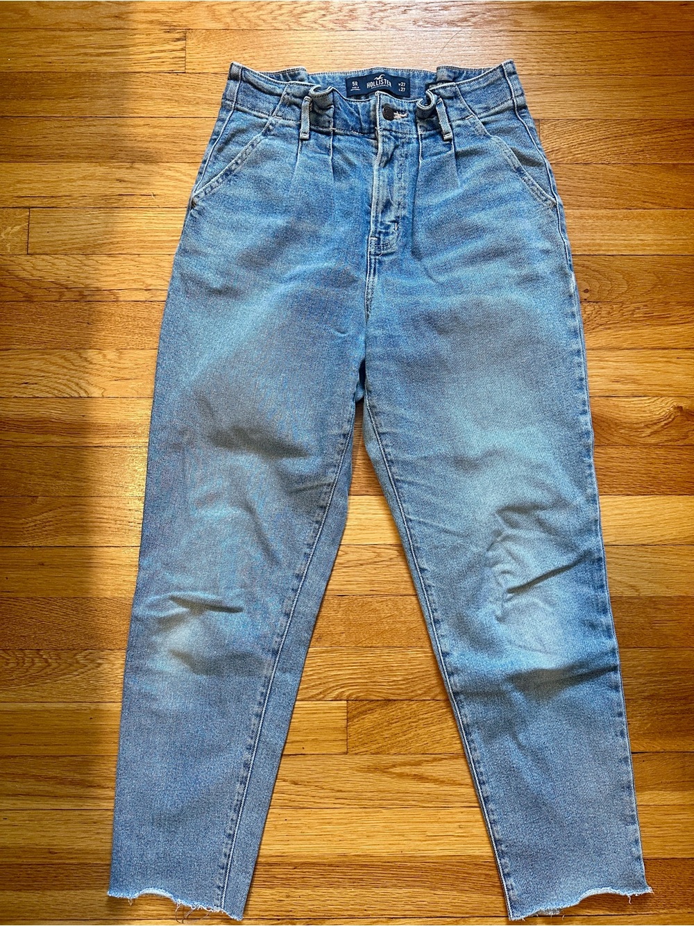 Hollister Womens Ultra High Rise Mom Jeans Light Wash Blue Denim Stretch sz 5/27